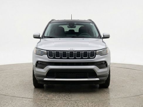 Used 2025 Jeep Compass Limited AWD/4WD image 2