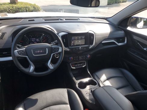 Used 2023 GMC Terrain SLE w/ Driver Convenience Package FWD image 11