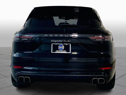 Used 2020 Porsche Cayenne Turbo image 4