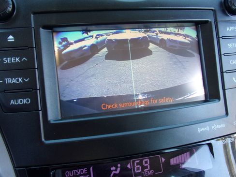 Used 2012 Toyota Prius V Five image 20