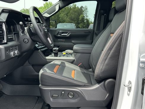Used 2026 GMC Sierra 1500 AT4 w/ AT4 Premium Package AWD/4WD image 9