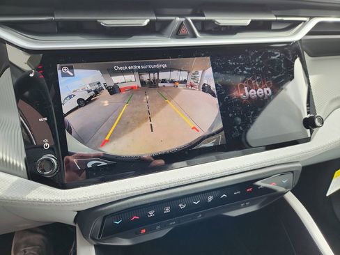 New 2026 Jeep Cherokee Laredo image 15