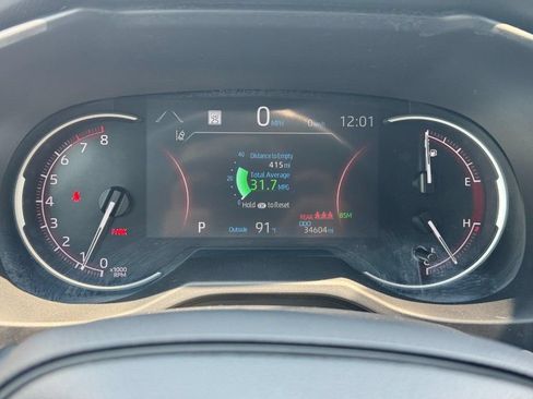 Used 2025 Toyota RAV4 XLE AWD/4WD image 28