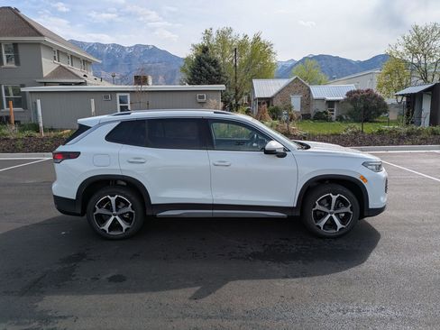 New 2026 Volkswagen Tiguan SE image 2