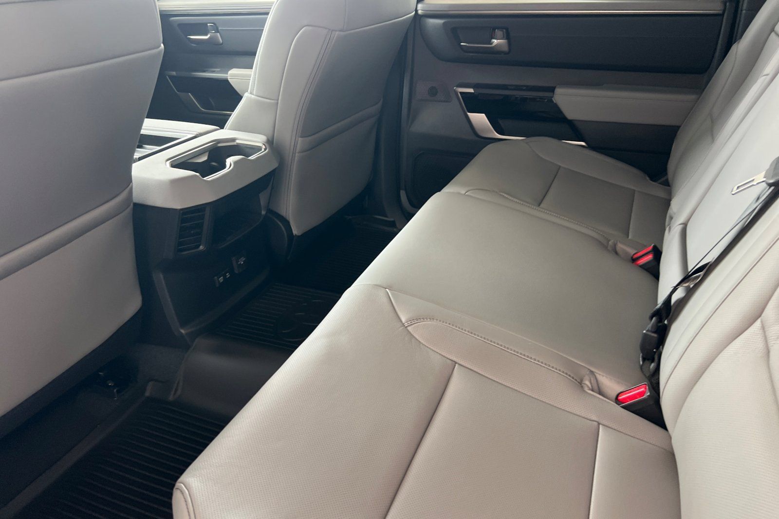 New 2026 Toyota Tundra Limited AWD/4WD image 9