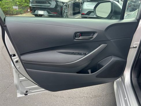 Used 2025 Toyota Corolla LE image 10