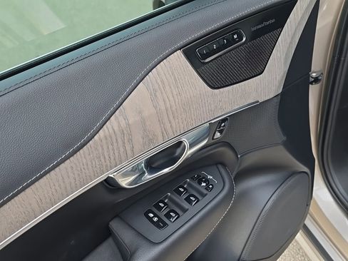 Certified 2023 Volvo XC90 B6 Ultimate w/ Lounge Package image 10