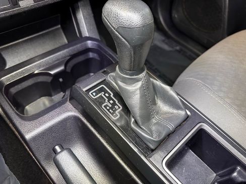 Used 2022 Toyota Tacoma SR image 36