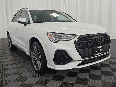 Certified 2025 Audi Q3 2.0T Premium w/ Convenience Package image 8