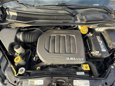 Used 2017 Dodge Grand Caravan SXT image 33