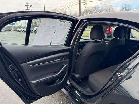 Used 2021 MAZDA MAZDA3 s image 12