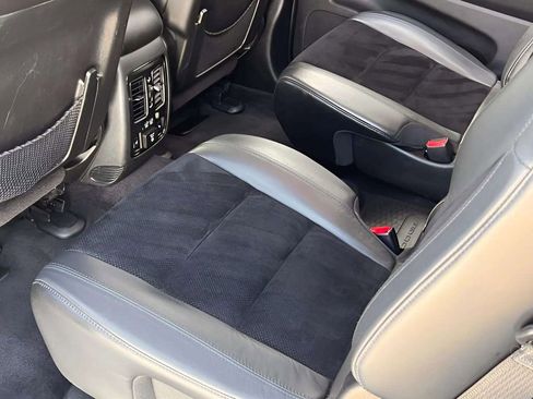 Used 2018 Dodge Durango GT AWD/4WD image 16
