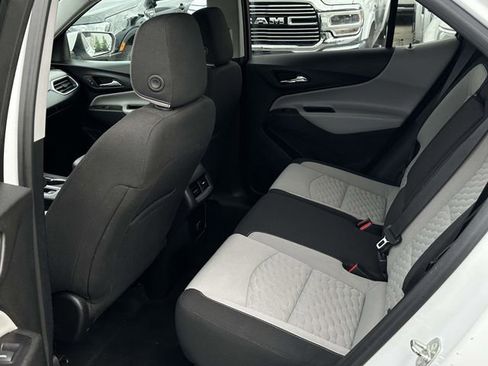 Used 2018 Chevrolet Equinox LT image 19
