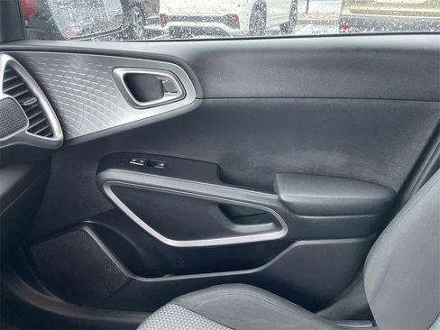 Certified 2023 Kia Soul LX image 19