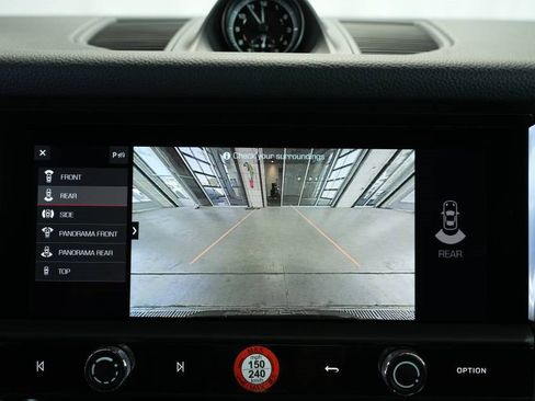 New 2025 Porsche Macan image 19