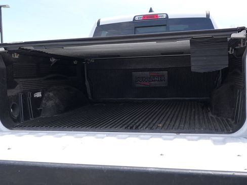 Used 2020 RAM 1500 Laramie AWD/4WD image 9