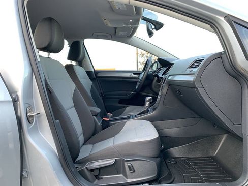 Used 2015 Volkswagen e-Golf Limited Edition image 27