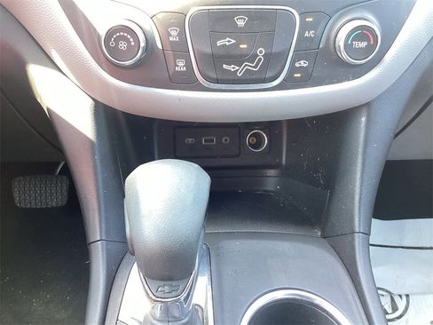 Used 2022 Chevrolet Equinox LT image 22