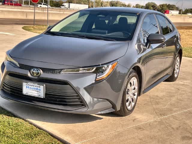 Used 2024 Toyota Corolla LE FWD image 2