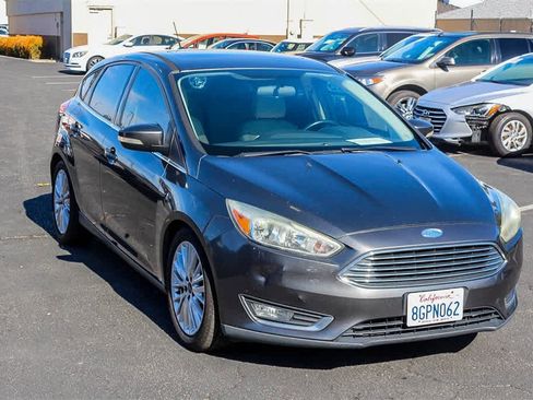 Used 2017 Ford Focus Titanium image 3