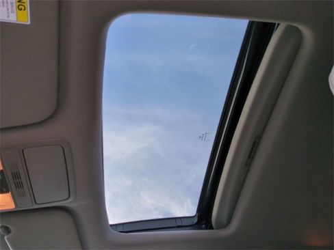 Used 2023 Honda Odyssey EX-L image 19