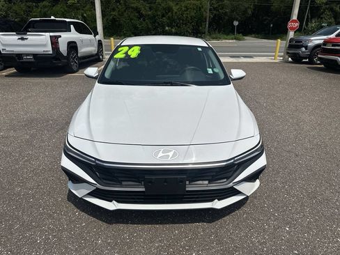 Used 2024 Hyundai Elantra SEL FWD image 11
