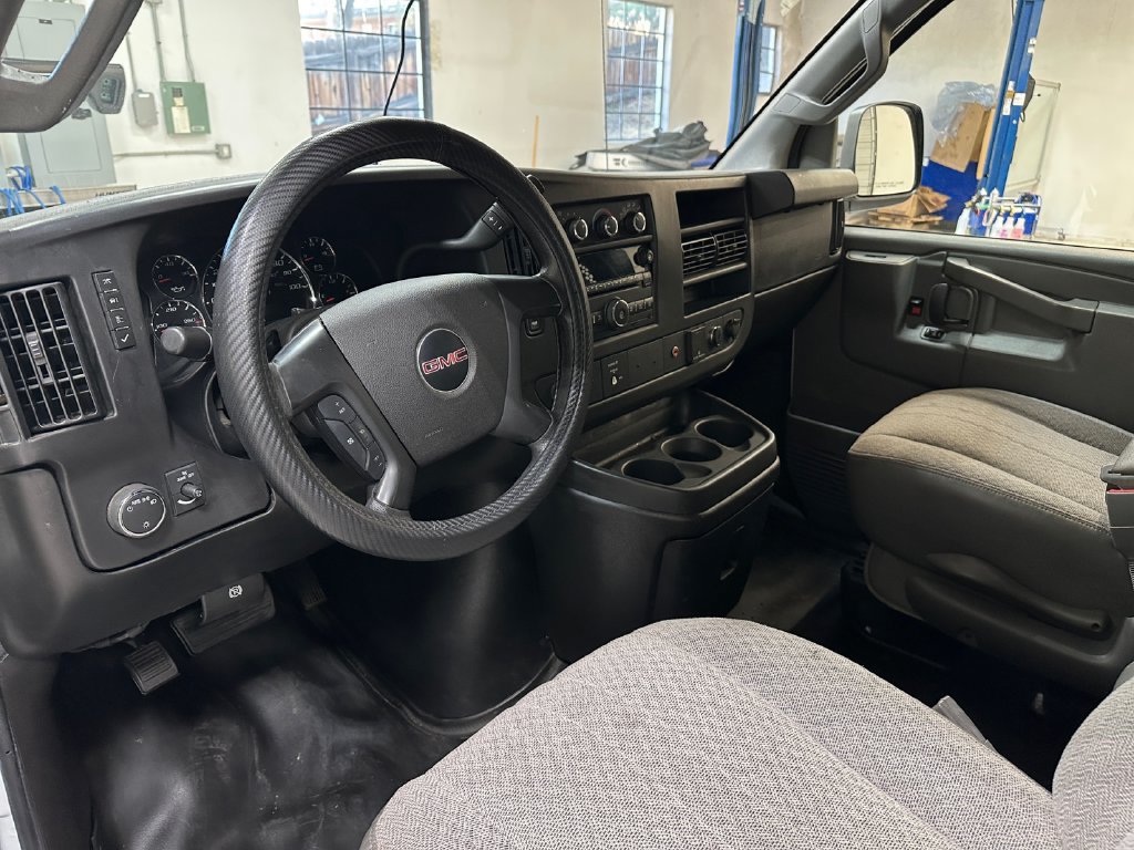 Used 2016 GMC Savana 2500 RWD image 23