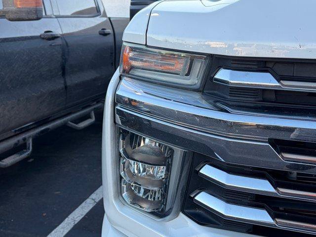 Used 2020 Chevrolet Silverado 3500 High Country AWD/4WD image 15