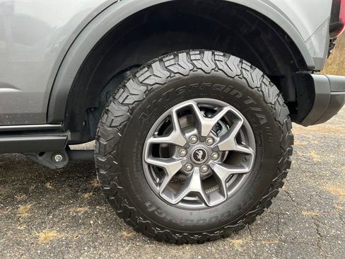 Certified 2025 Ford Bronco Badlands image 3