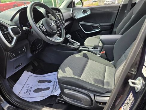 Used 2020 Kia Soul LX FWD image 10