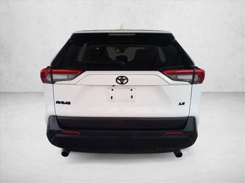 Used 2022 Toyota RAV4 LE image 6