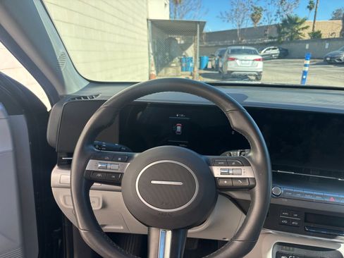 Used 2025 Hyundai Kona SEL image 34
