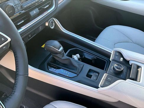 New 2026 Toyota Grand Highlander Platinum image 7