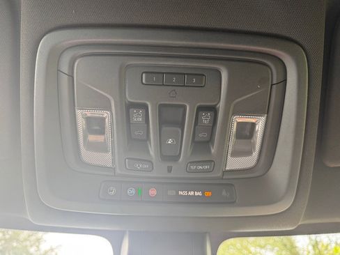 Used 2022 GMC Sierra 1500 AT4 w/ AT4 Premium Package image 35