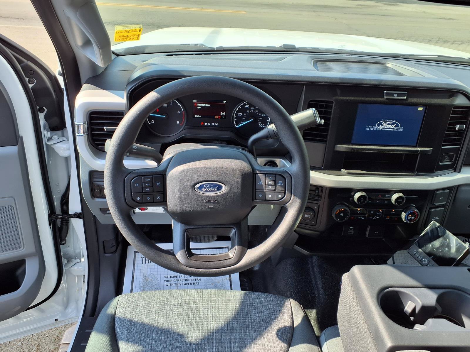 New 2026 Ford F550 4x4 Supercab Super Duty w/ XLT Value Package image 3