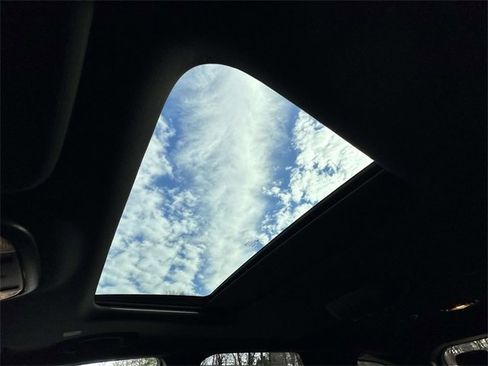 Used 2022 Dodge Durango R/T w/ Blacktop Package image 40