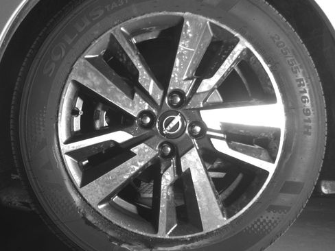Used 2025 Nissan Versa SV FWD image 12