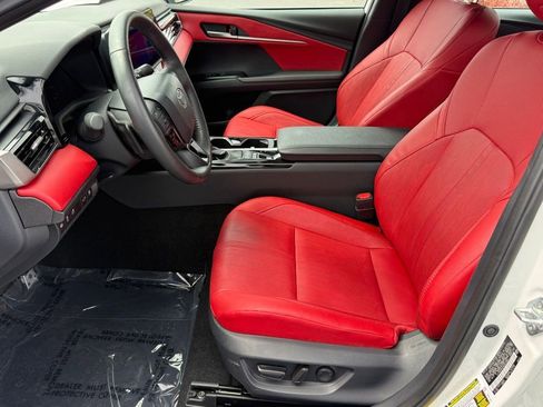 Used 2025 Toyota Camry XSE FWD image 19
