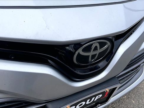 Used 2018 Toyota Camry XLE image 28