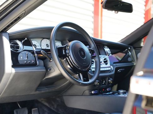 Used 2018 Rolls-Royce Ghost RWD image 4