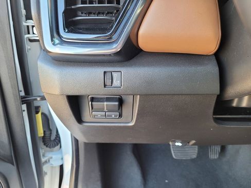 Used 2024 GMC Canyon AT4 w/ Canyon Safety Plus Package AWD/4WD image 25