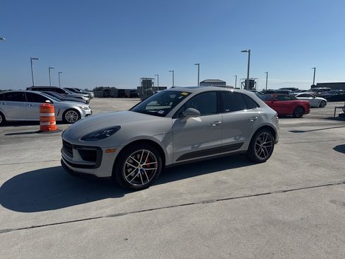 Used 2022 Porsche Macan S image 9