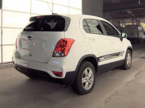 Used 2020 Chevrolet Trax LS w/ Tint and Cruise Package FWD image 4