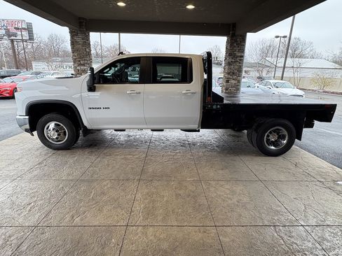 Used 2024 Chevrolet Silverado 3500 LT w/ Convenience Package image 11