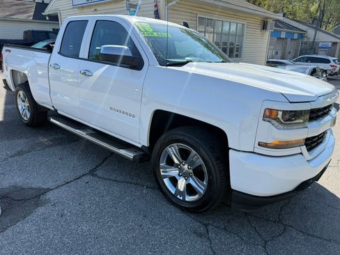 Used 2018 Chevrolet Silverado 1500 Custom w/ Custom Value Package AWD/4WD image 6