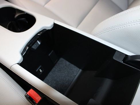 Used 2014 Mercedes-Benz CLA 250 image 19