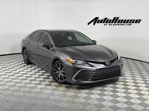 Used 2023 Toyota Camry XLE w/ Navigation Package FWD image 1