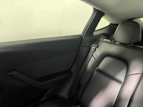 Used 2022 Tesla Model Y Performance AWD/4WD image 13