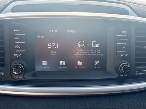 Used 2019 Kia Sorento FWD image 14