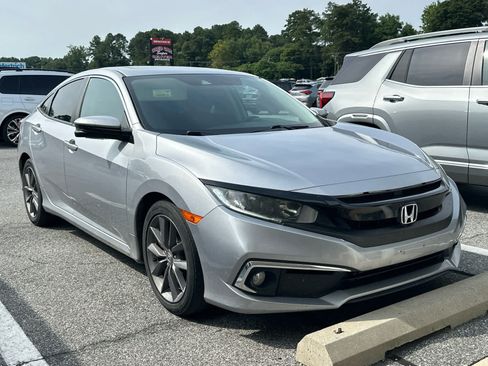 Used 2019 Honda Civic EX image 2